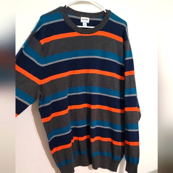Old Navy Sweater - Picture 1 of 3